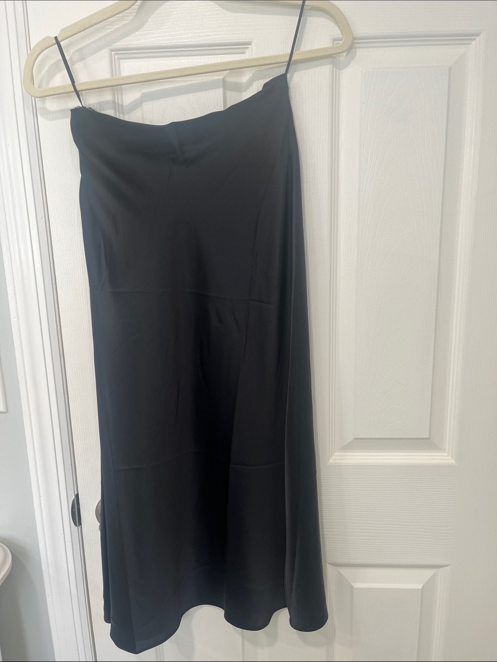 Lily Silk Women's Mulberry Silk Black Midi Slip Skirt